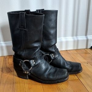 Used Frye Harness black boots 6 M